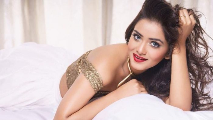 রেকর্ড গড়লেন তানজিন তিশা!