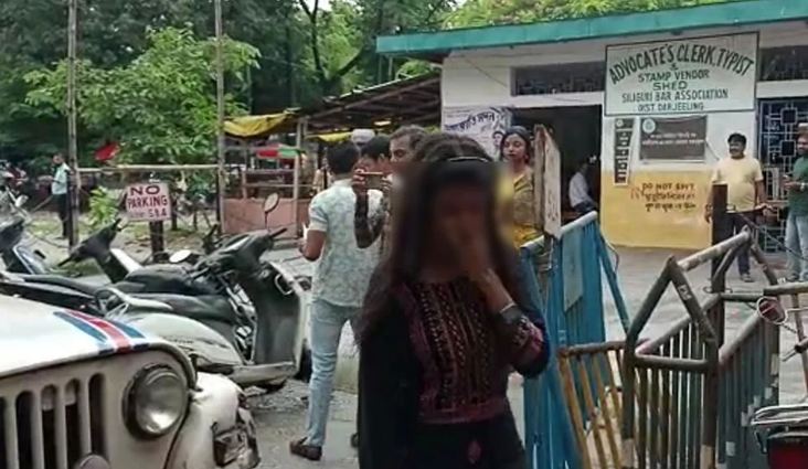 প্রেমের টানে ভারতে গিয়ে বাংলাদেশি তরুণী বিপাকে