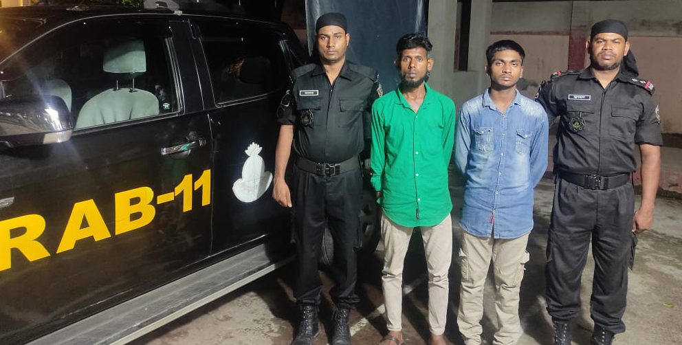 কুমিল্লায় পৃথক অভিযানে ২৮ কেজি গাঁজাসহ আটক ৩