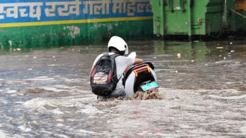 ‘ভারতে টানা দুই দিনের বৃষ্টিতে ১২ জনের মৃত্যু’