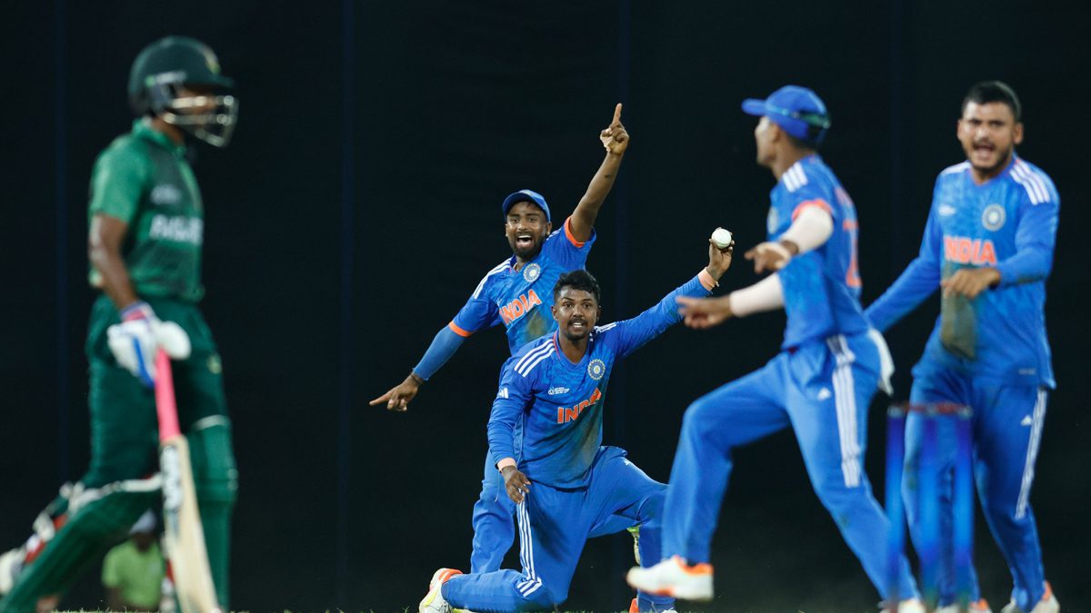 ব্যাটিং ব্যর্থতায় সেমিফাইনাল থেকে বিদায় বাংলাদেশের