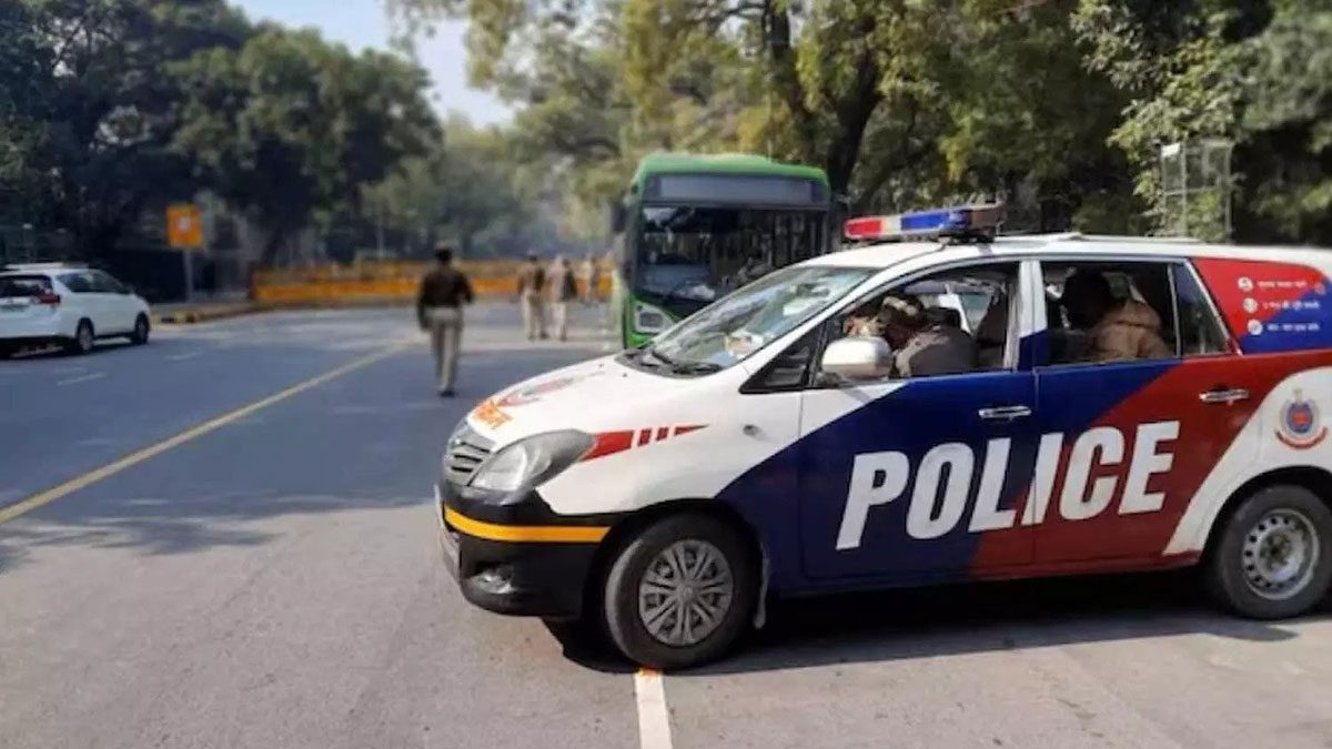বন্ধুর মেয়েকে সরকারি কর্মকর্তার ধর্ষণ, গর্ভপাতে স্ত্রীর সহায়তা!
