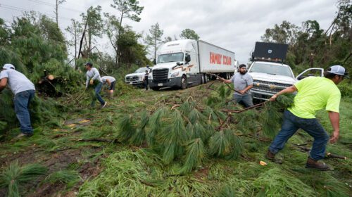 ফ্লোরিডায় ব্যাপক ধ্বংসযজ্ঞ চালালো সাইক্লোন ইদালিয়া