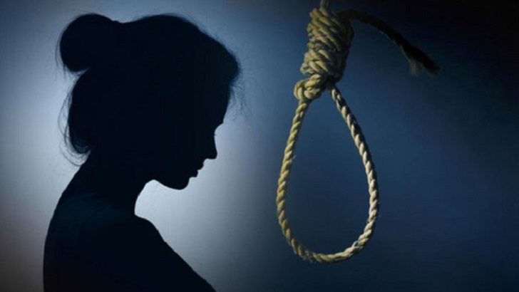 মায়ের সঙ্গে অভিমান করে তরুণীর আত্মহত্যা