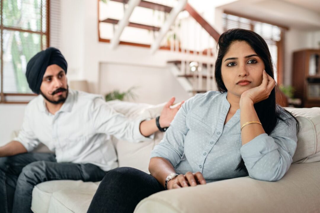 যেভাবে বুঝবেন সম্পর্কের অবনতি হচ্ছে