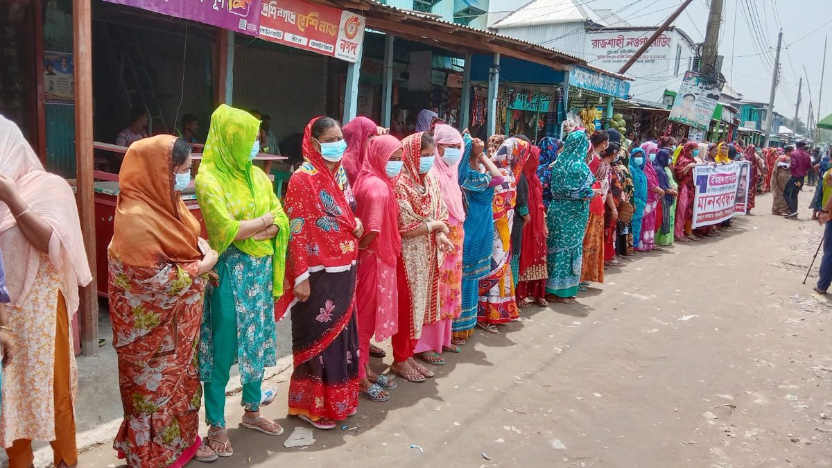 নিরাপত্তা চান দৌলতদিয়ার যৌনপল্লীর যৌনকর্মীরা
