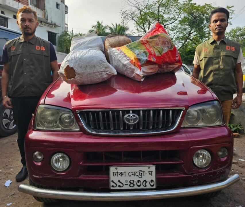 কুমিল্লার চৌদ্দগ্রামে গাড়িভর্তি ৩২ কেজি গাঁজা উদ্ধার