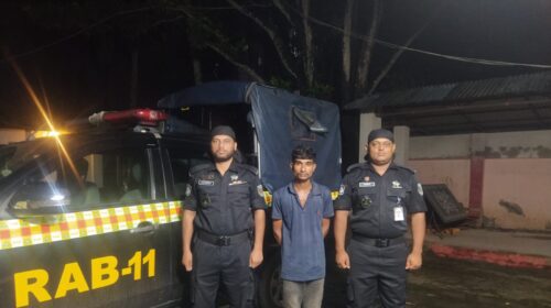 কুমিল্লার সদর দক্ষিণে গাঁজা ও ফেন্সিডিলসহ যুবক আটক