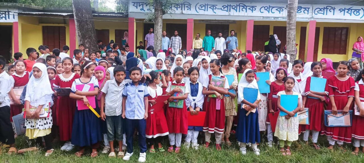 বুড়িচংয়ে হাতের লেখা প্রতিযোগিতায় দুই শতাধিক শিক্ষার্থীর অংশগ্রহণ
