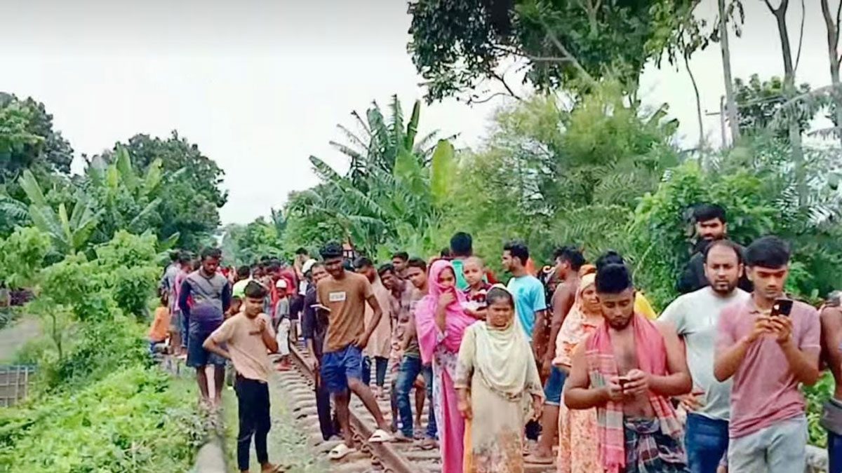 ভাতিজাকে বাঁচাতে গিয়ে ট্রেনে কাটা পড়ে প্রাণ গেল চাচারও