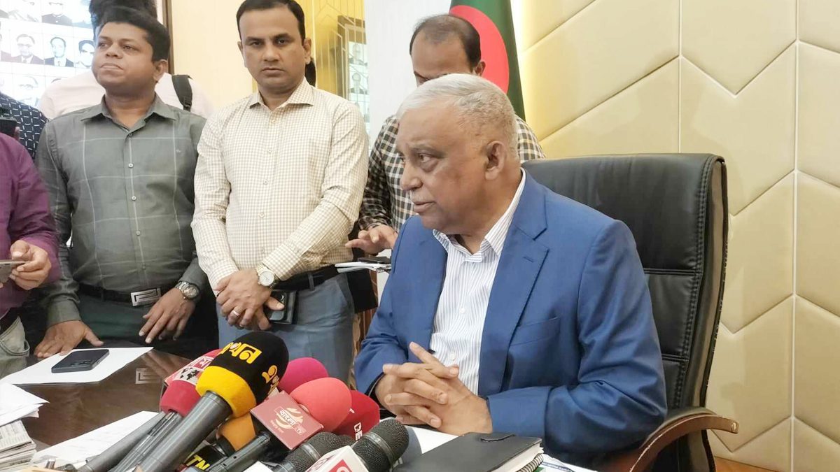 খালেদা জিয়াকে বিদেশ নিতে আইনগত জটিলতা রয়েছে : স্বরাষ্ট্রমন্ত্রী