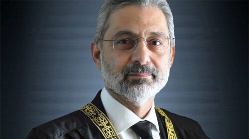 পাকিস্তানের নতুন প্রধান বিচারপতি হিসেবে শপথ নিয়েছেন কাজী ফয়েজ ঈসা