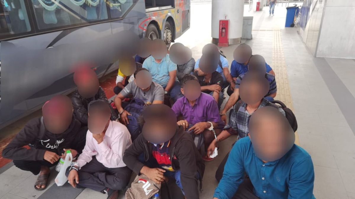 মালয়েশিয়ায় অনুপ্রবেশের দায়ে ২০ বাংলাদেশি আটক