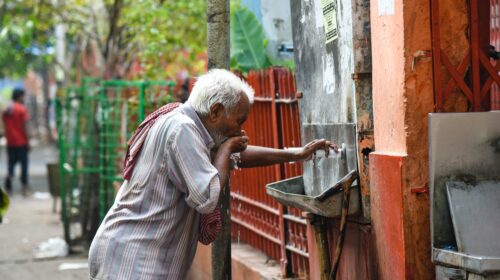 প্রতিদিন কয়বার পানি পান করবেন?