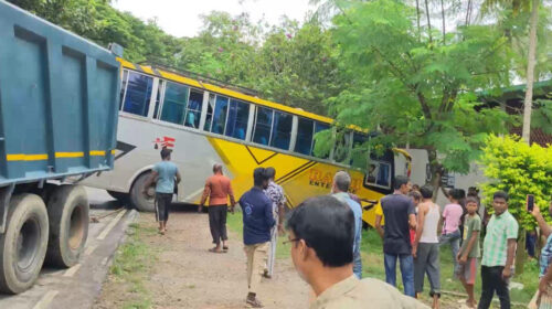 ছুটিতে বাড়ি ফিরে সড়কে ঝরল জাহাঙ্গীরনগর বিশ্ববিদ্যালয়ের দুই শিক্ষার্থীর প্রাণ
