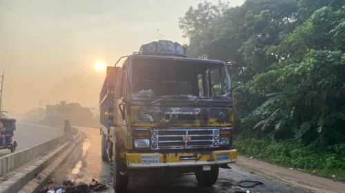 নোয়াখালীতে ট্রাকে আগুন-গাড়ি ভাঙচুর, গ্রেফতার ৮৪