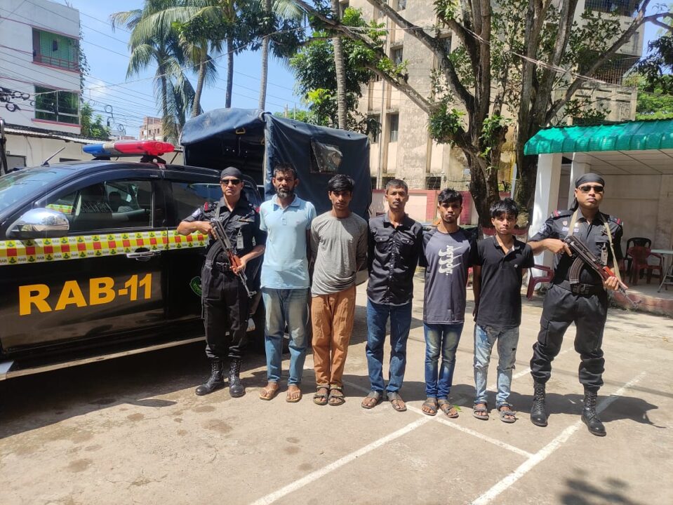 বুড়িচংয়ের ক্লু-লেস সনজিত হত্যার রহস্য উদঘাটন, গ্রেফতার ৫