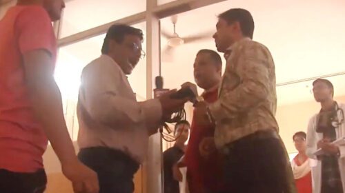 কুমিল্লায় সাংবাদিককে ধাক্কা দিয়ে হাসপাতাল থেকে বের করে দিলেন চিকিৎসক
