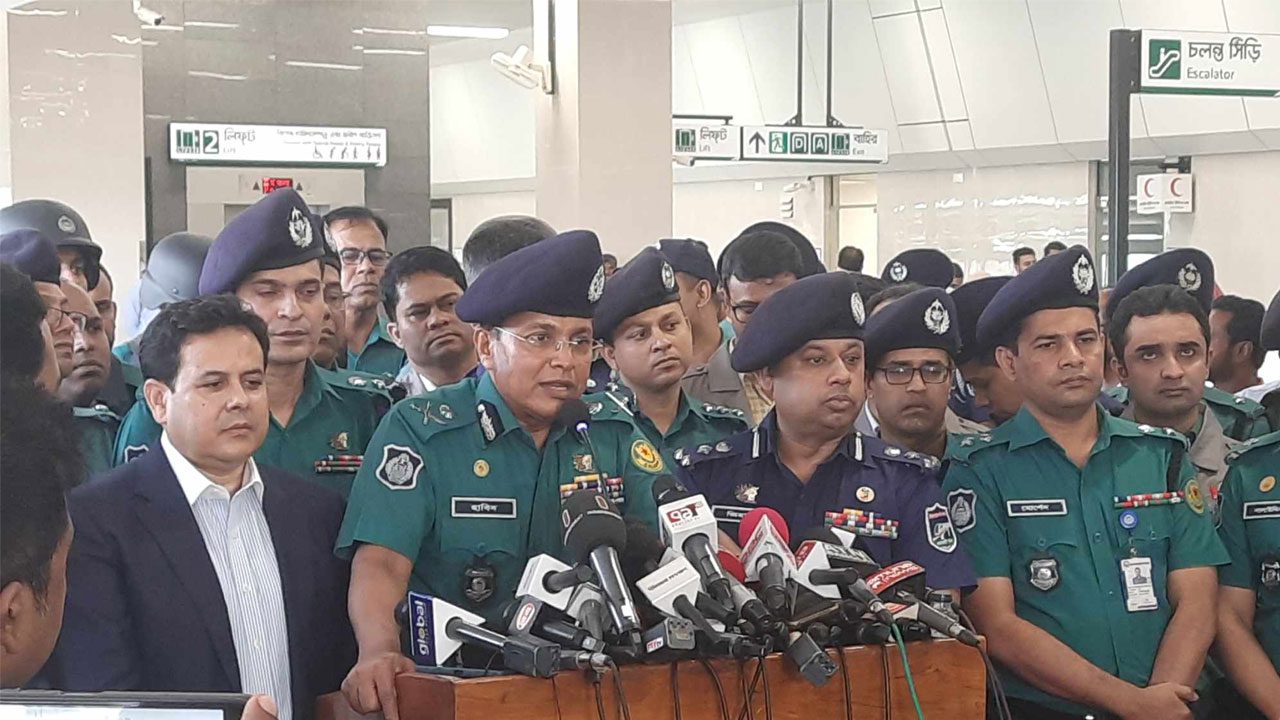 কর্মসূচির আড়ালে সহিংসতা করলে কঠোর হস্তে দমন : ডিএমপি কমিশনার
