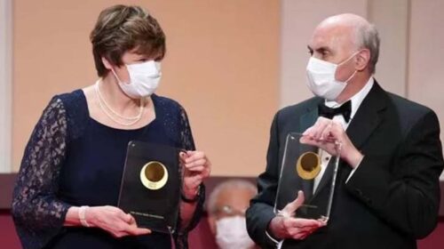 করোনার টিকায় অবদানের জন্য দুই বিজ্ঞানী নোবেলজয়ী