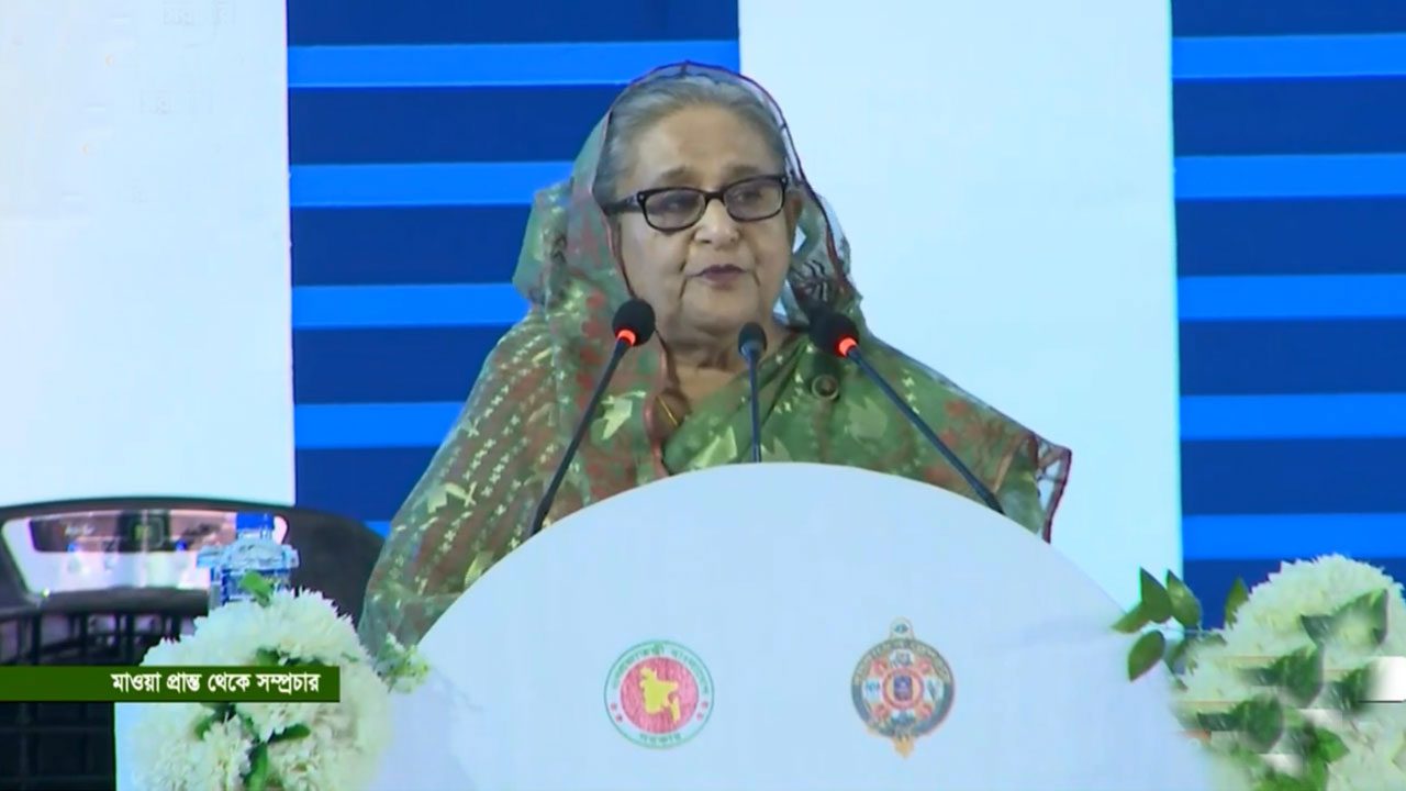 আমরা এগিয়ে যাই, বিএনপি থাক ধ্বংস নিয়ে: প্রধানমন্ত্রী শেখ হাসিনা