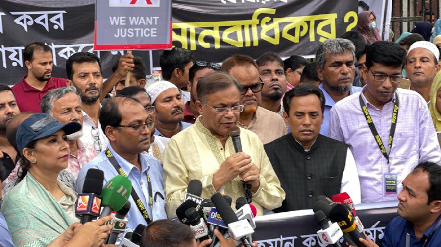 বিএনপি বেগম জিয়াকে ‘গিনিপিগ ও রাজনীতির দাবার গুটি’বানিয়েছে: তথ্যমন্ত্রী