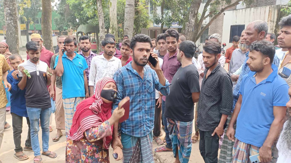ময়মনসিংহে বাস চাপায় ৪ পোশাক শ্রমিক নিহত