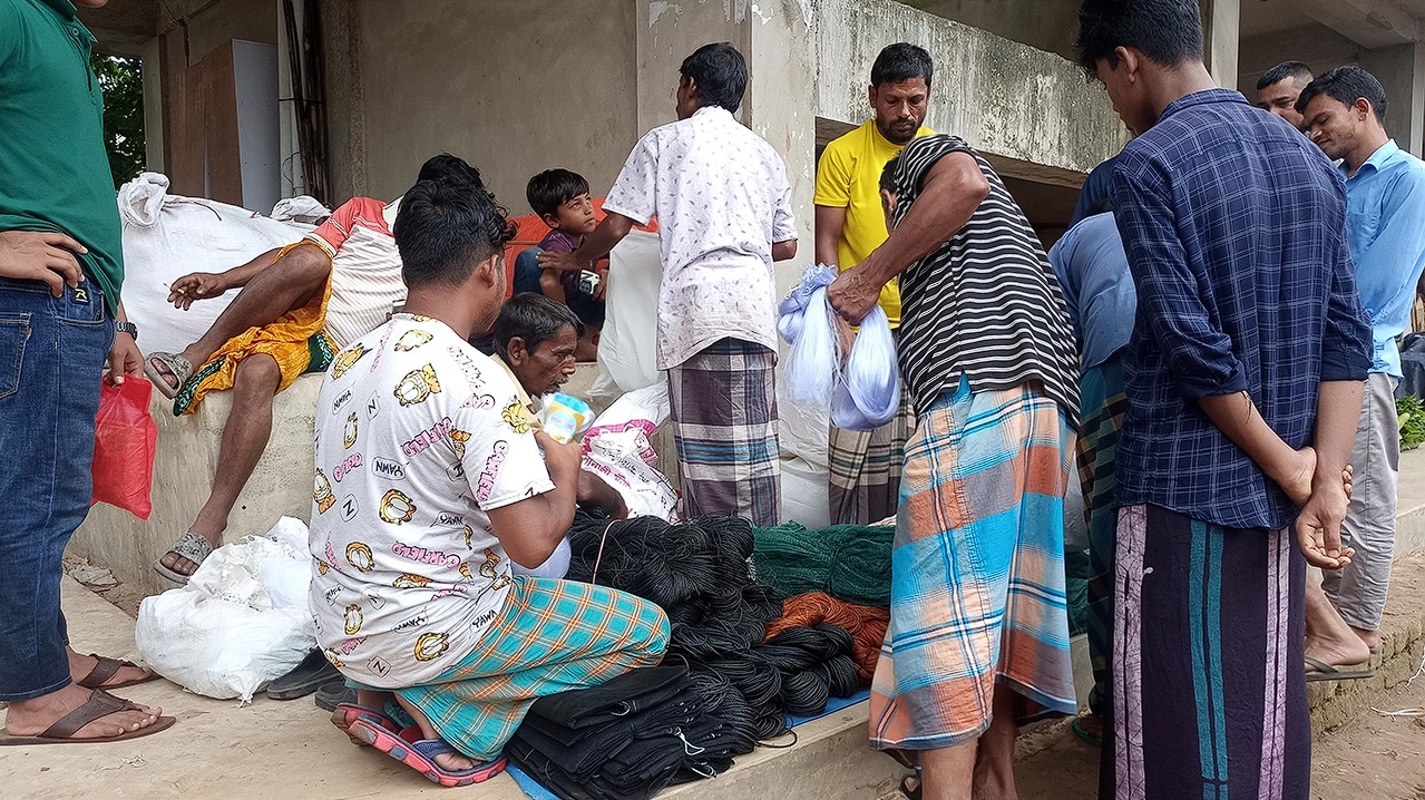 ব্রাহ্মণপাড়ায় বন্যার পানিতে