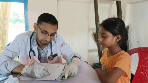 বন্যার্তদের চিকিৎসা সেবায়