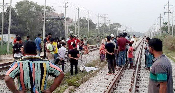 কুমিল্লায় ট্রেনে কাটা পড়ে ৩ যুবক নিহত